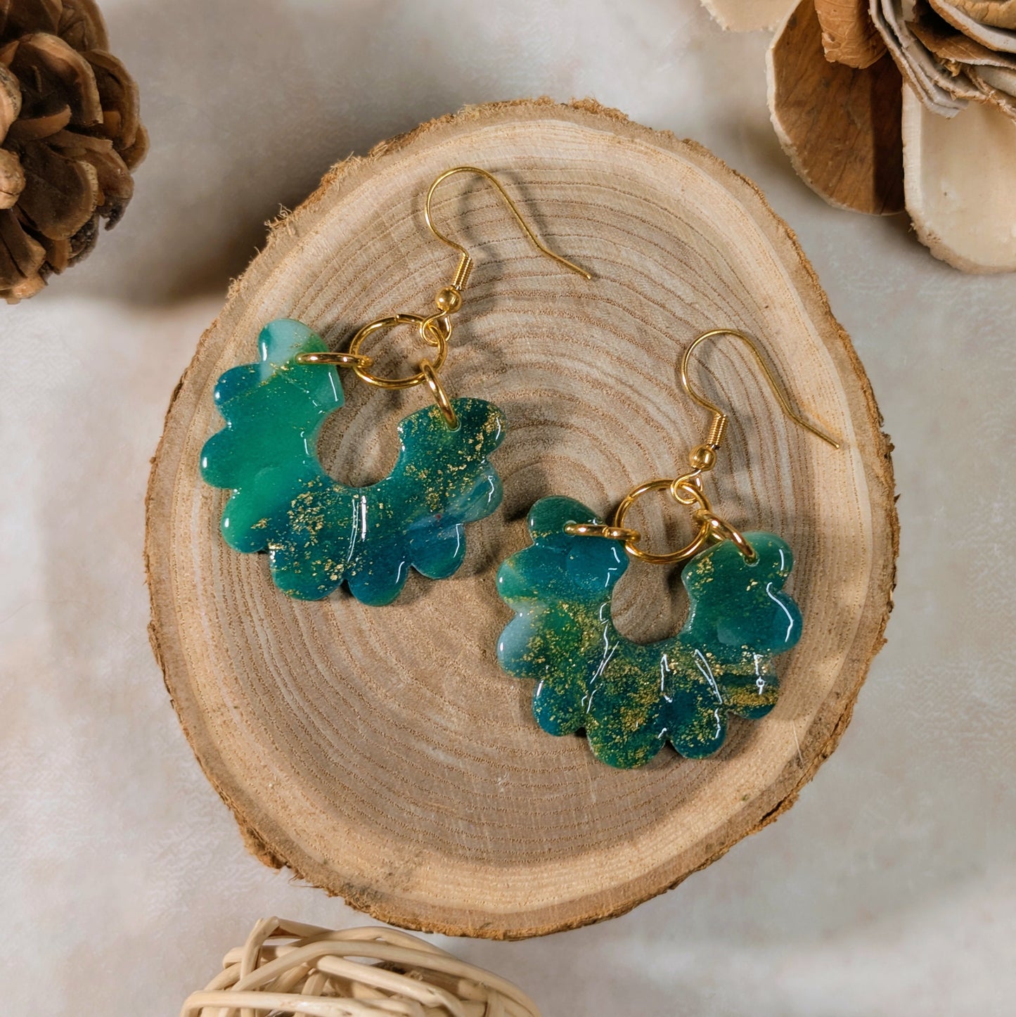 Boucles d’oreilles - Vert Océan & Or (forme florale)