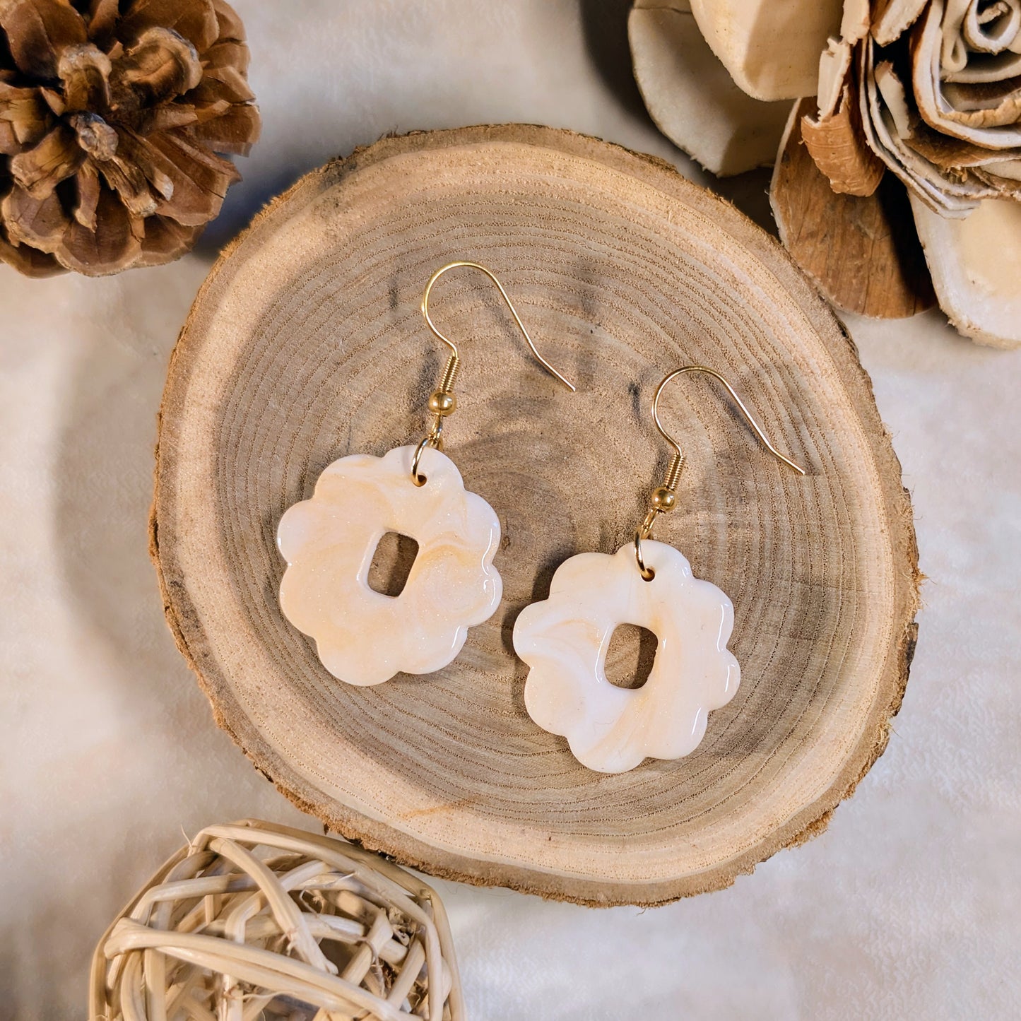 Boucles d’oreilles - Fleur (Blanc et Or)