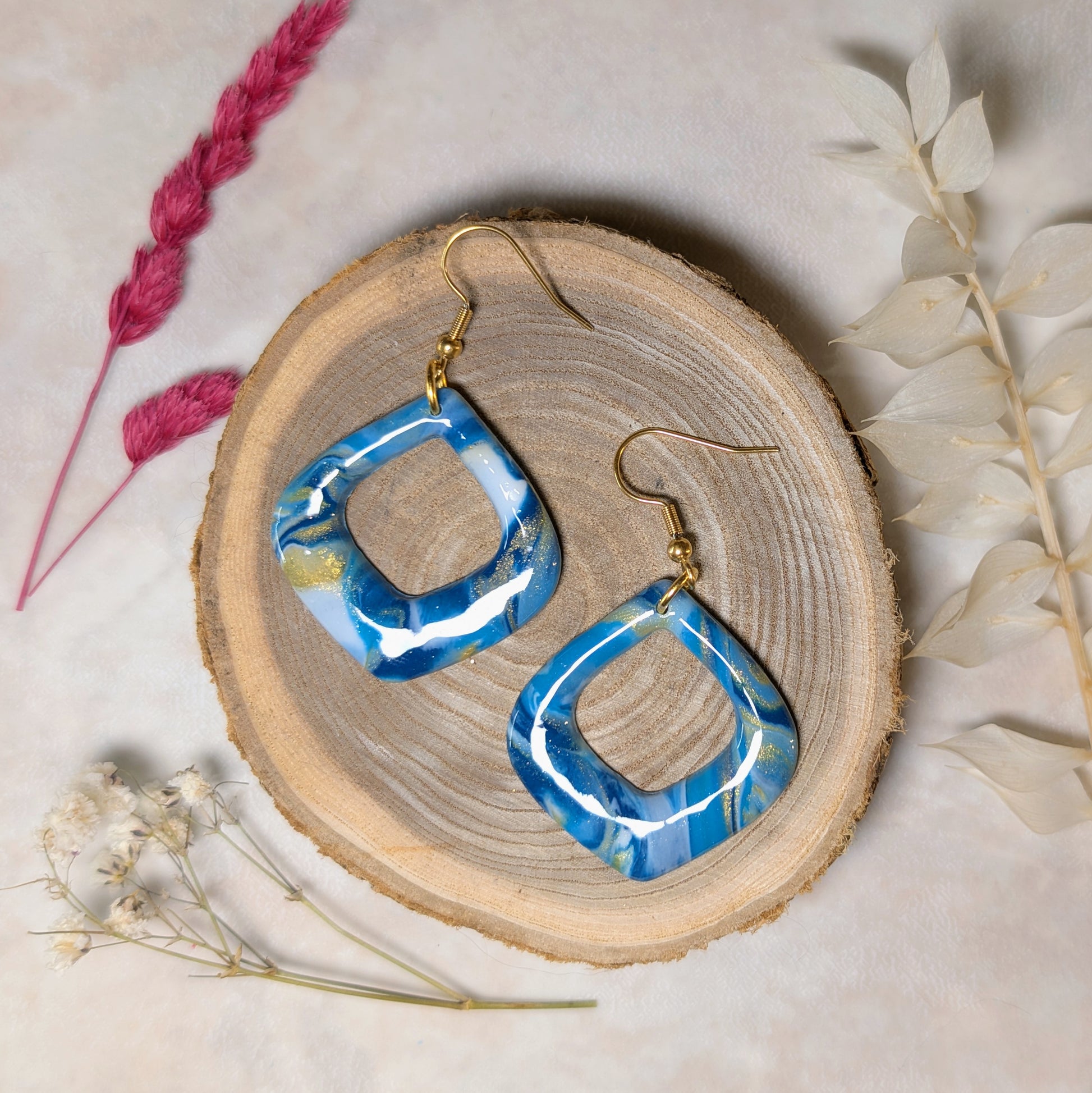 boucles_bleues.jpg