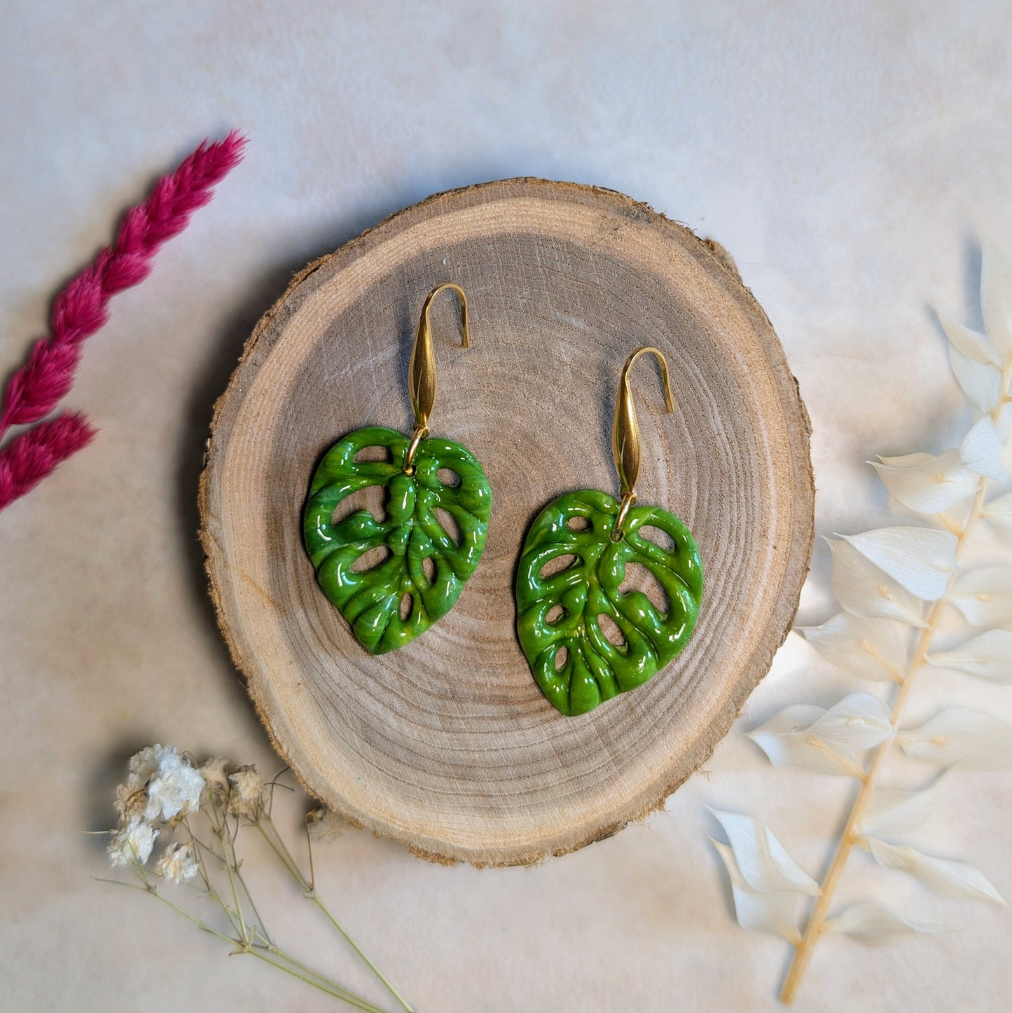 Boucles d'oreilles - Monstera Verte Dormeuse Dorée - Bloom Atelier