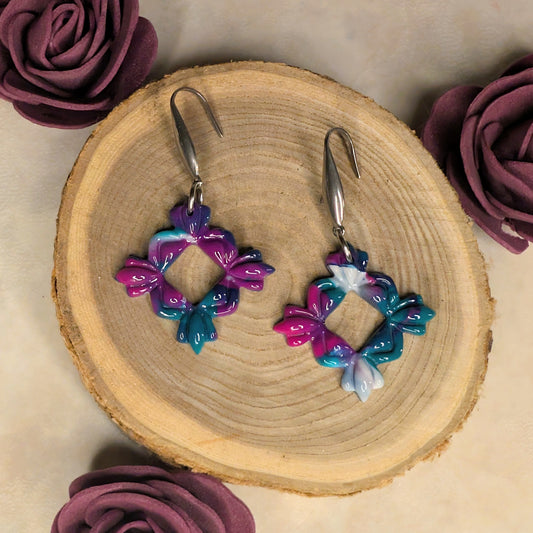 Boucles d’oreilles - Couronne fuchsia et turquoise